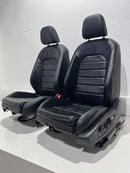 Bancos dianteiros VW Amarok 2016 a 2020 – couro, comandos elétricos laterais.